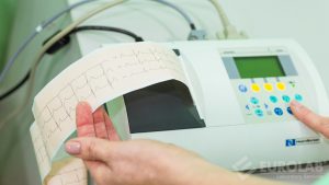 معرفی دستگاه الکتروکاردیوگرافی و کاربرد های آن(ECG)